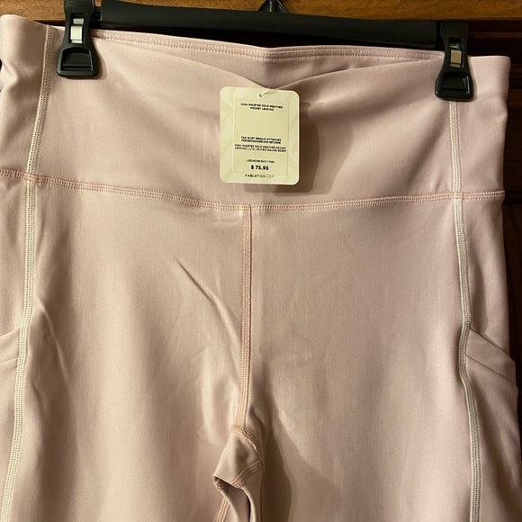 Fabletics Cold Weather High Waisted Pocket Legging NWT! - Picture 3 of 3